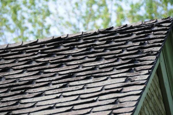 Vista Roofing 缺少、开裂或卷曲的瓦片,the roofer you can always trust in Oshawa, Pickering and Ajax