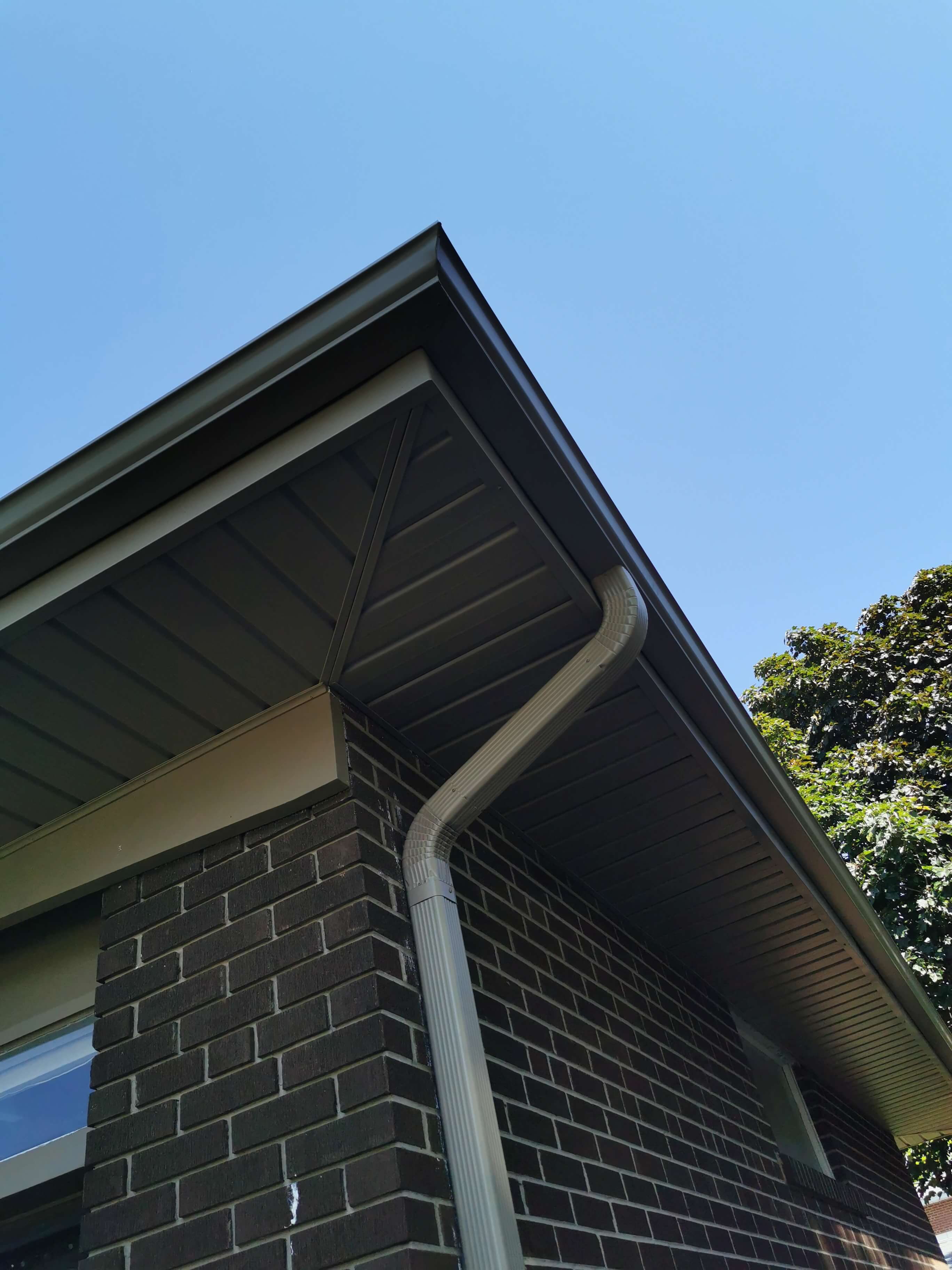 Vista Roofing Services Gutter Display
| 排水沟展示